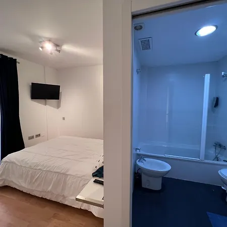 Frabor Deluxe Apartament *
